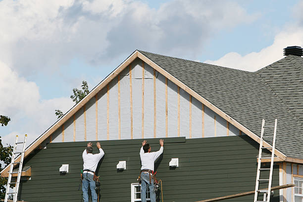 Professional Vinyl Siding technician working in Rootstown, OH